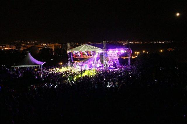 Ardahan 16. Ulusal Kültür Ve Bal Festivali Konserle Sona Erdi