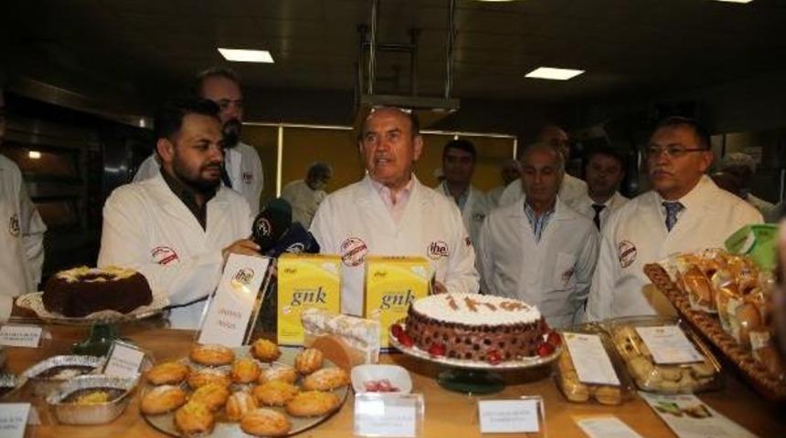 Kadir  Topbaş: İstanbul'da G&uuml;nde 3 Milyon Ekmek &Ccedil;&ouml;pe Gidiyor