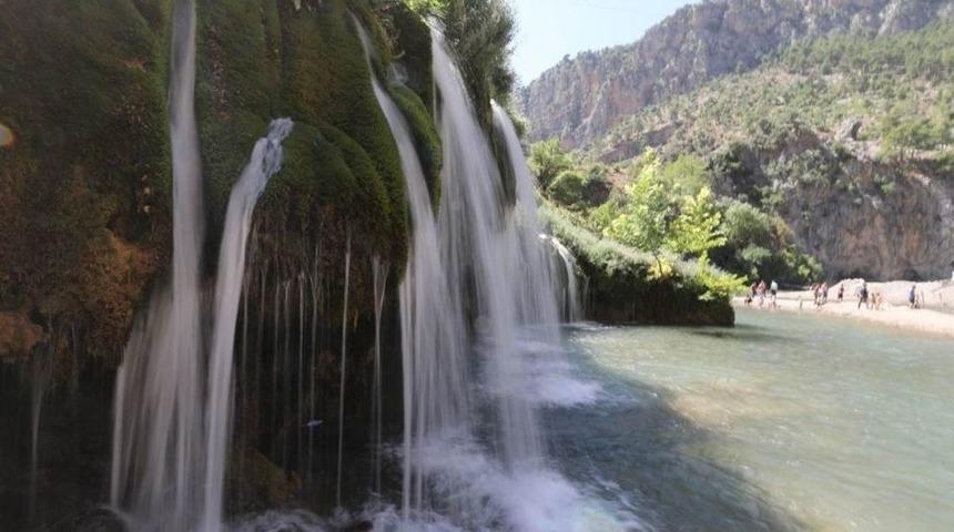 Vali Demirtaş, Doğaseverleri K&uuml;p Şelaleleri&rsquo;ne Davet Etti