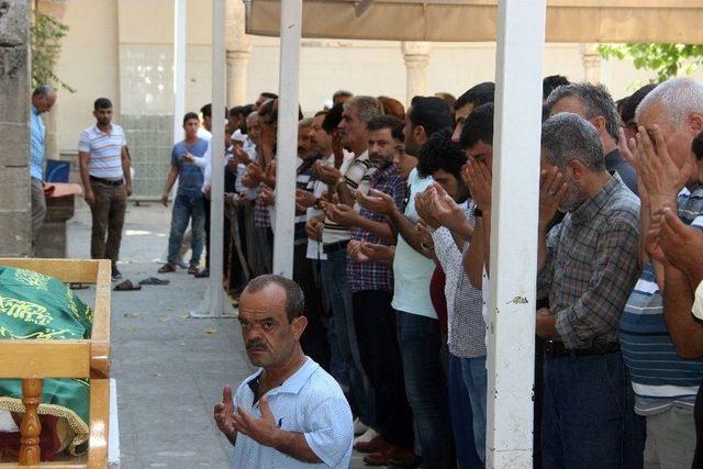 Şanlıurfalı Ses Sanatçının Eşi Son Yolculuğuna Uğurlandı