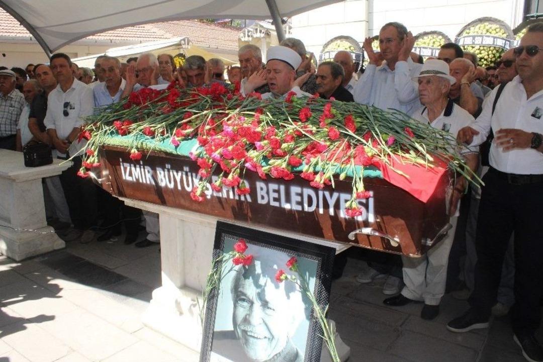 Usta Yazar İzg&uuml; Son Yolculuğuna Uğurlandı