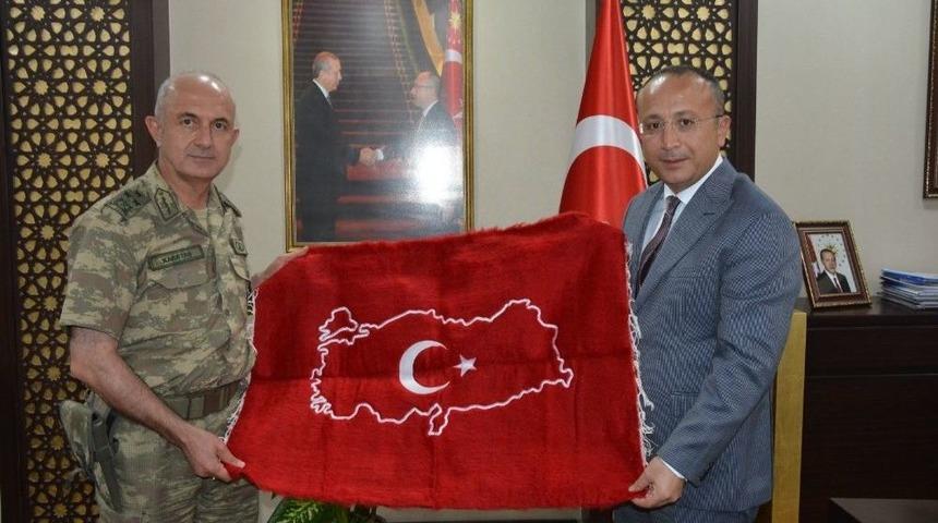 Van Asayiş Jandarma Komutanı Korgeneral Karataş, Siirt&rsquo;te