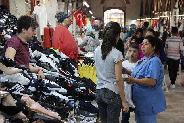 Tarihi Çarşı Esnafı Bayram Öncesi Umduğunu Bulamadı