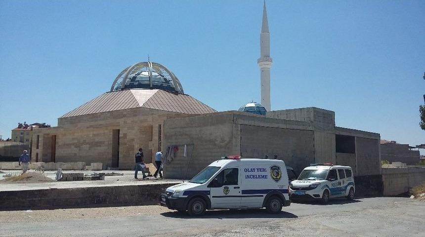 Cami İnşaatında İş Kazası: 1 Yaralı