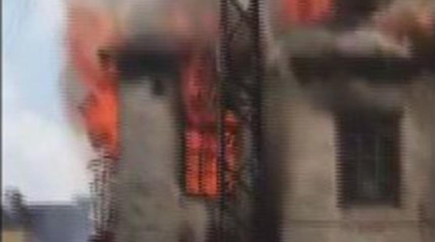 Metruk Binada &Ccedil;ıkan Yangın Korkuttu