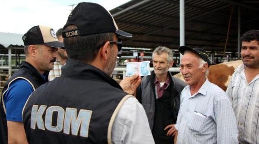 Polisten Hayvan Pazarı Esnafına Sahte Para Bilgilendirmesi