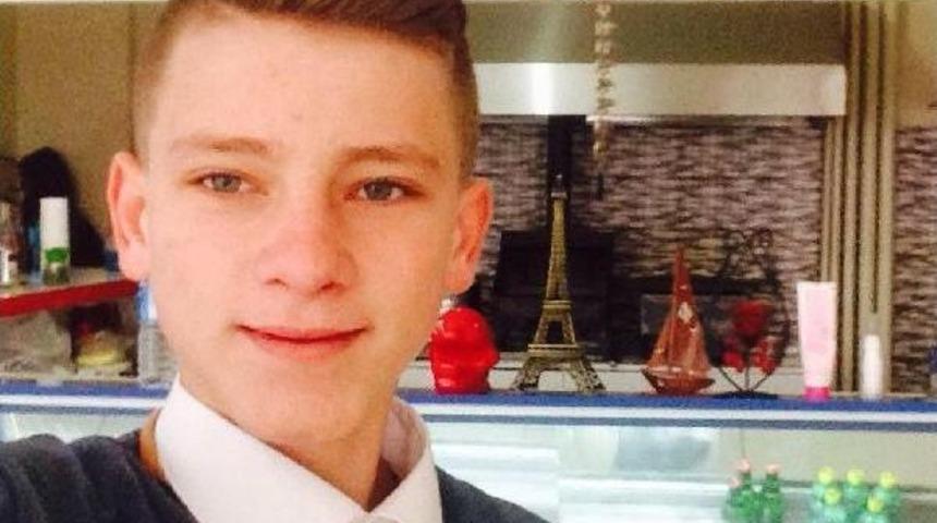 Arkadaşını 400 Lira Bor&ccedil; Vermediği I&ccedil;in Bı&ccedil;aklamış