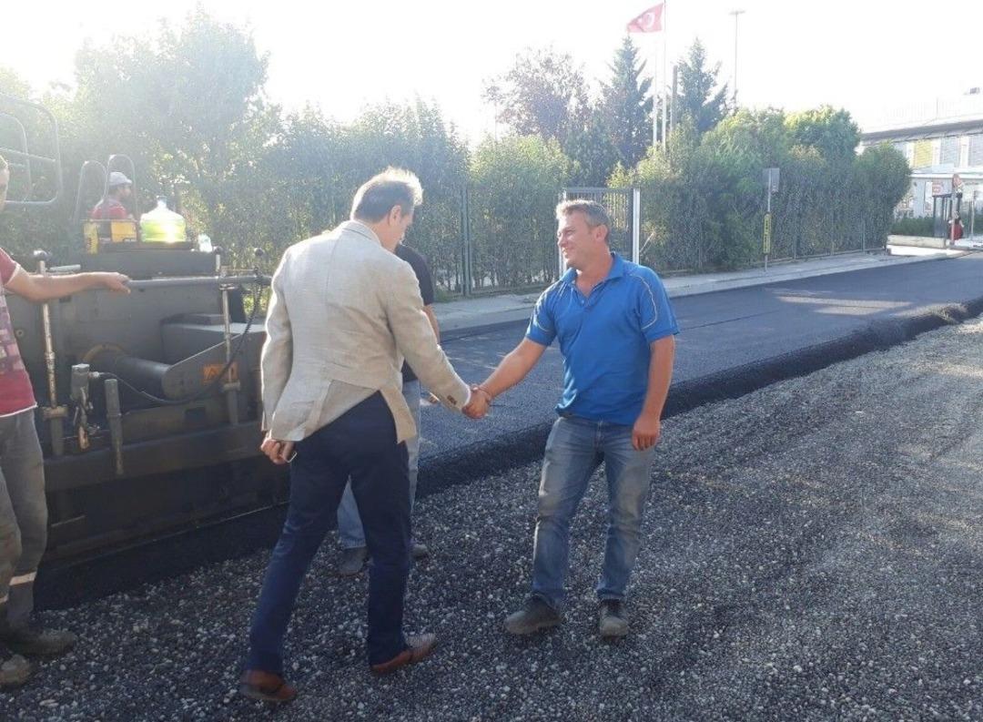 Serdivan Belediyesi Asfalt &Ccedil;alışmalarına Devam Ediyor