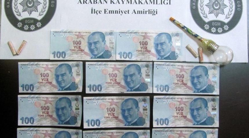 Paspasın Altında Sahte Para, Farda İse Uyuşturucu Aparatı Ele Ge&ccedil;irildi