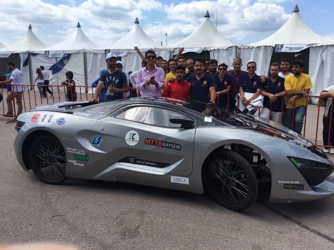 &Ouml;ğrencilerin &Uuml;rettiği Elektrikli Otomobil G&ouml;r&uuml;c&uuml;ye &Ccedil;ıktı