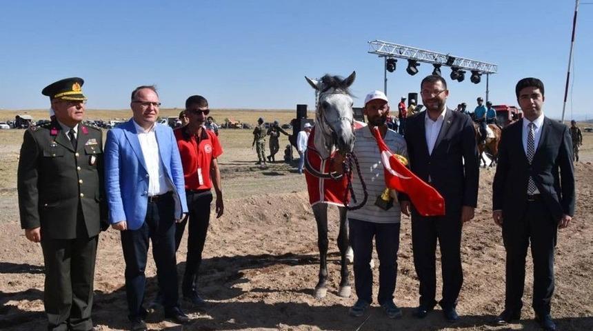 &ldquo;frig Vadileri Rahvan At Yarışları&rdquo; Nefes Kesti