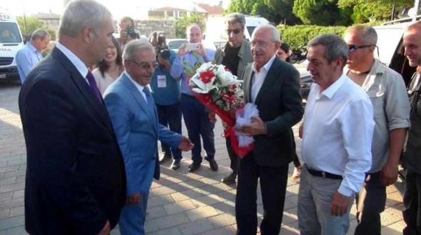 Kılı&ccedil;daroğlu'ndan Şehit Ailelerine Taziye Ziyareti