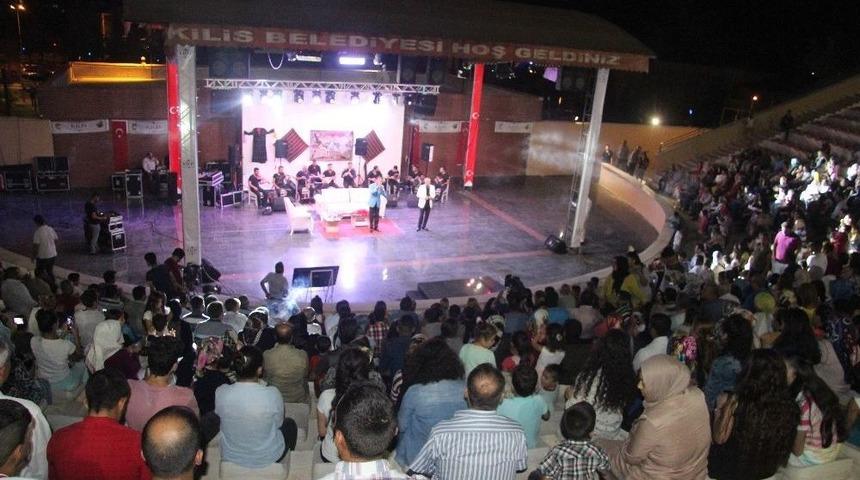 &Uuml;nl&uuml; Sanat&ccedil;ılar Kilislileri Coşturdu