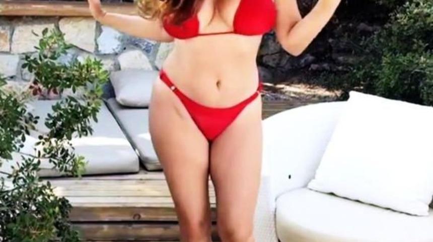 D&uuml;nyaca &Uuml;nl&uuml; Model Kelly Brook Bodrum'da&nbsp;