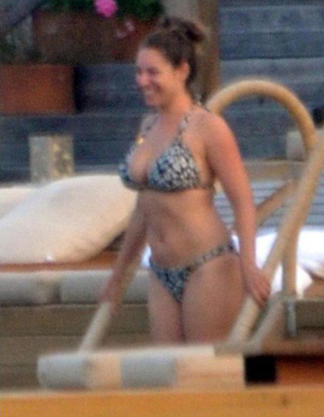 D&uuml;nyaca &Uuml;nl&uuml; Model Kelly Brook Bodrum da&nbsp; 2