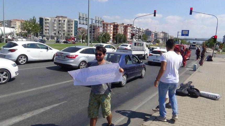 (&ouml;zel Haber) Bayram Yoğunluğuna Otostoplu &Ccedil;&ouml;z&uuml;m