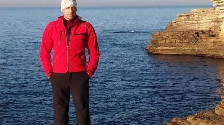 Motosikletle Mağazaya Daldı, Camlar Boğazını Kesti