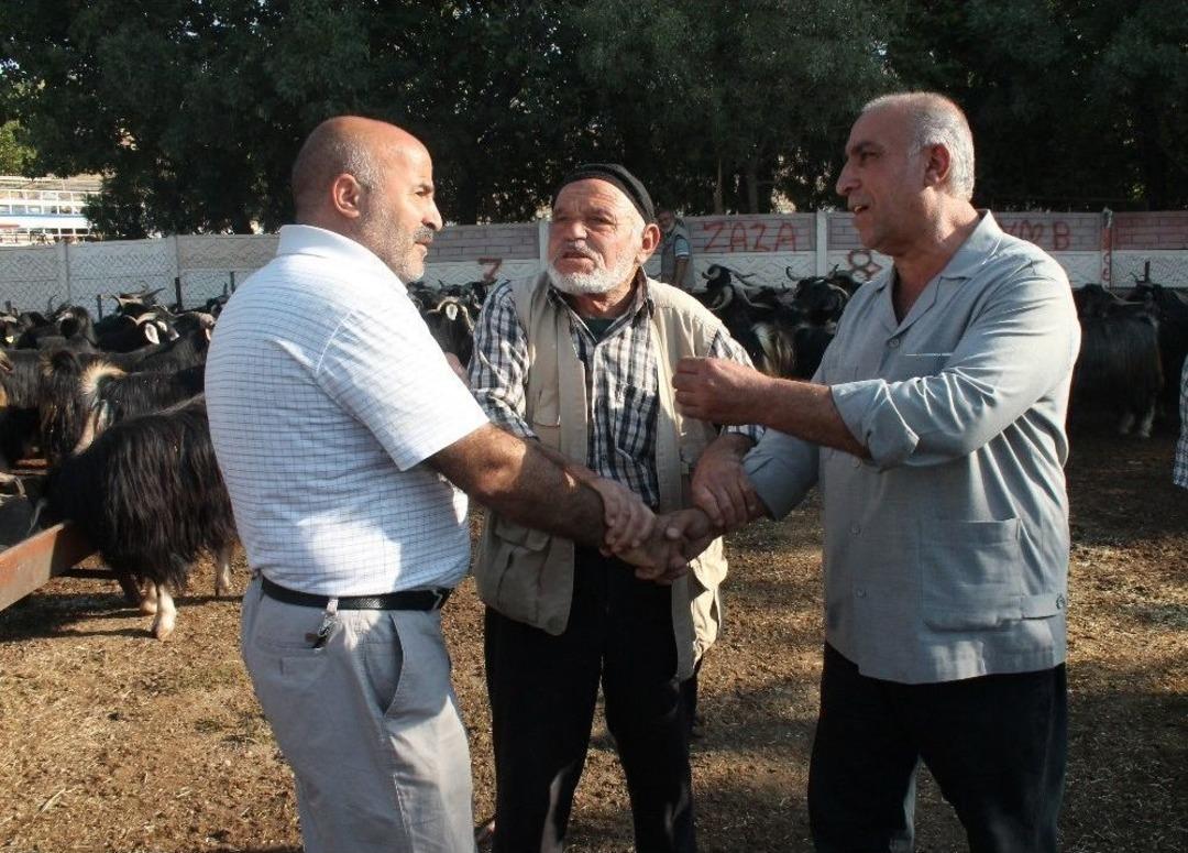 Kurban Pazarında Pazarlıklar Kızıştı