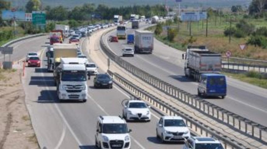 Emniyetten S&uuml;r&uuml;c&uuml;lere: Ara&ccedil; Değil Dikkatsizlik &Ouml;ld&uuml;r&uuml;r