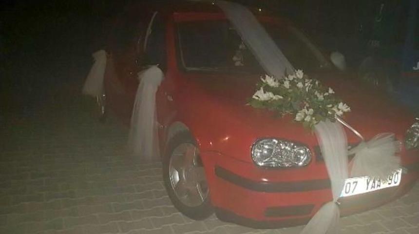 Gelin Aracı G&ouml;r&uuml;n&uuml;ml&uuml; Otomobilde Uyuşturucu