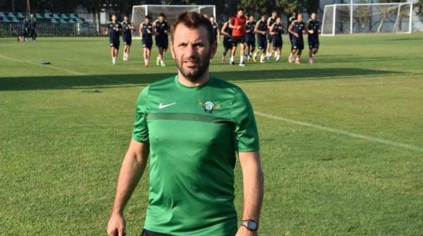 Akhisar Belediyespor Teknik Direktörü Okan Buruk'tan Yabancı Hakem Çıkışı