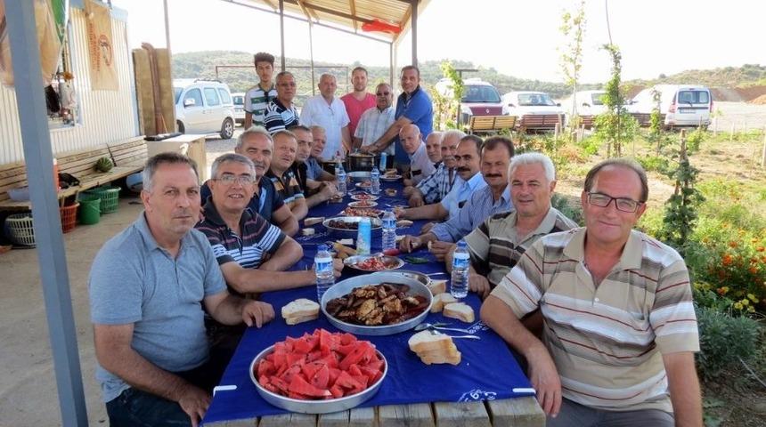 Renault Emeklileri Piknikte Buluştu