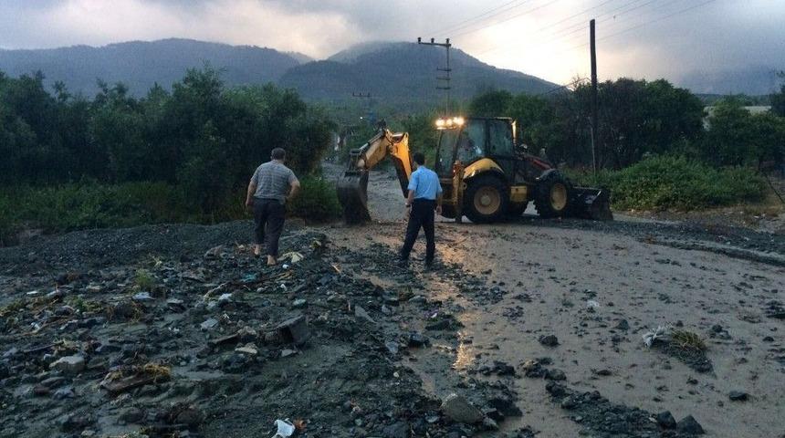 Hatay&rsquo;da Sağanak Yağış Etkili Oldu