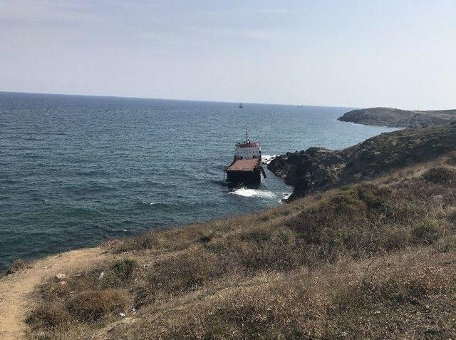 Sarıyer’de Bölünen Geminin Arka Kısmındaki Yakıt Deposu Boşaltılamadı