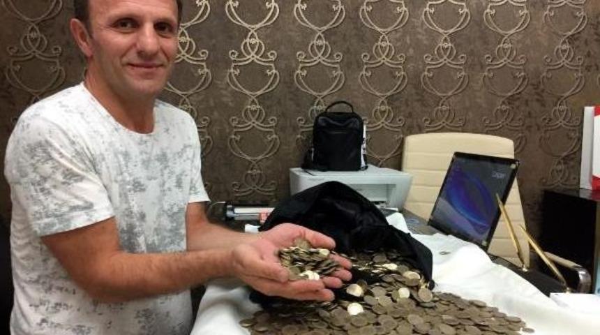 3 Yılda 3 Bin 500 Lira Madeni Para Biriktirdi