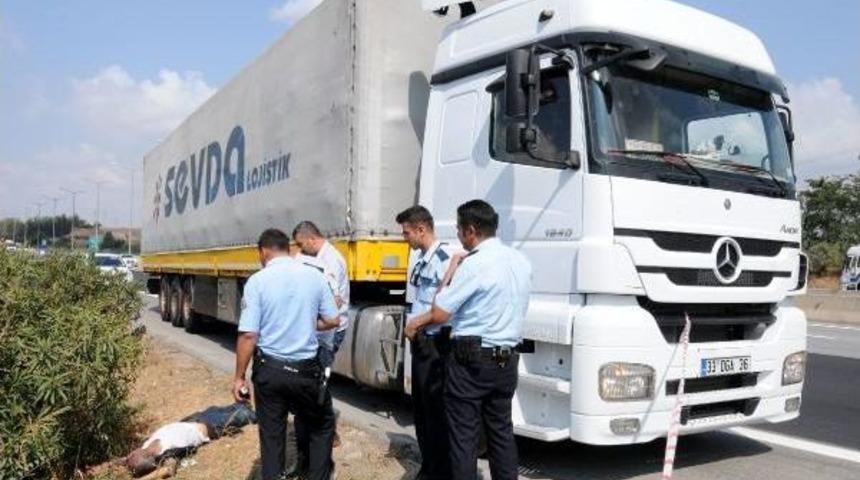 Tır Şoförü Ölü Bulundu