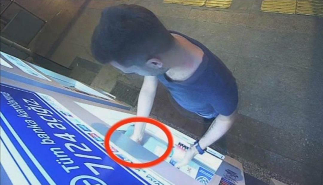 15 Yıl Kesinleşmiş Hapsi 112 Ayrı Arama Kaydı Bulunan Su&ccedil; Makinesini Kolundaki D&ouml;vme Ele Verdi