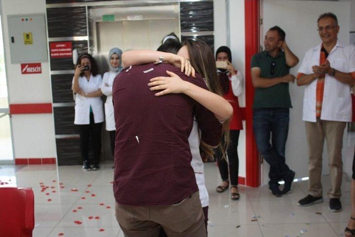 Hastane Anonsuyla Evlenme Teklifi G3