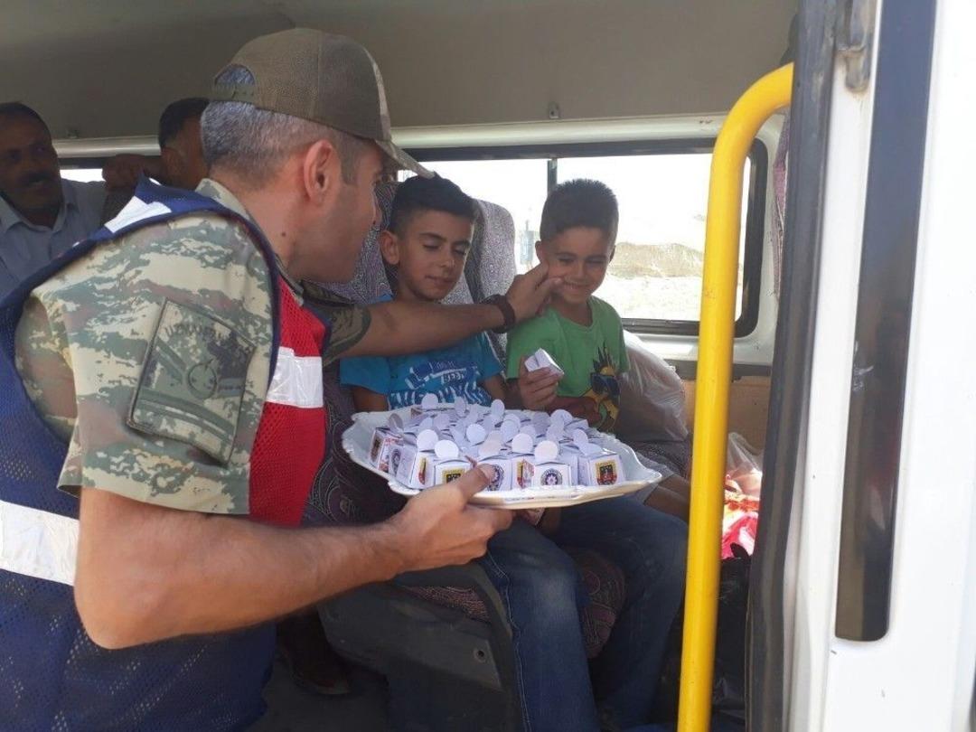 Jandarma, Bu Kez Ceza Yerine Lokum İkram Etti