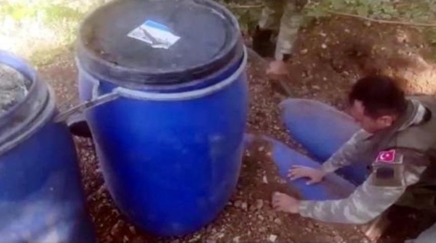 Askerler, Toprağa G&ouml;m&uuml;l&uuml; 527 Kilo Uyuşturucuyu Bulup &Ccedil;ıkardı