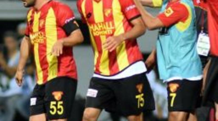 G&ouml;ztepe'ye Hem &Ouml;vg&uuml; Hem De Uyarı