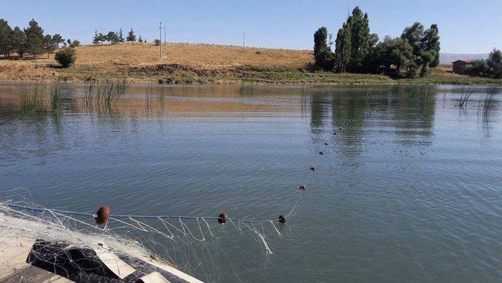 Balıkçı Ağlarına Av Olan Su Kaplumbağaları Kurtarıldı G4