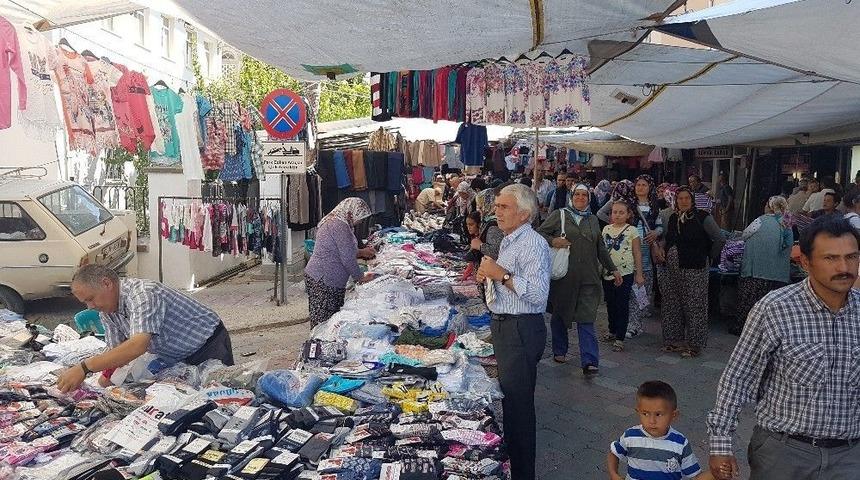 G&ouml;rdes&rsquo;te Bayram &Ouml;ncesi Alışveriş Yoğunluğu