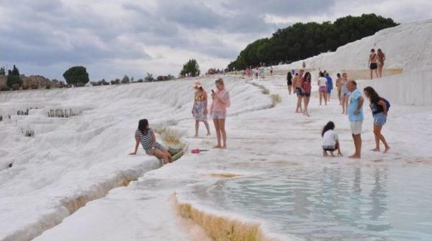 Bayram Tatili Pamukkale'ye De Yaradı