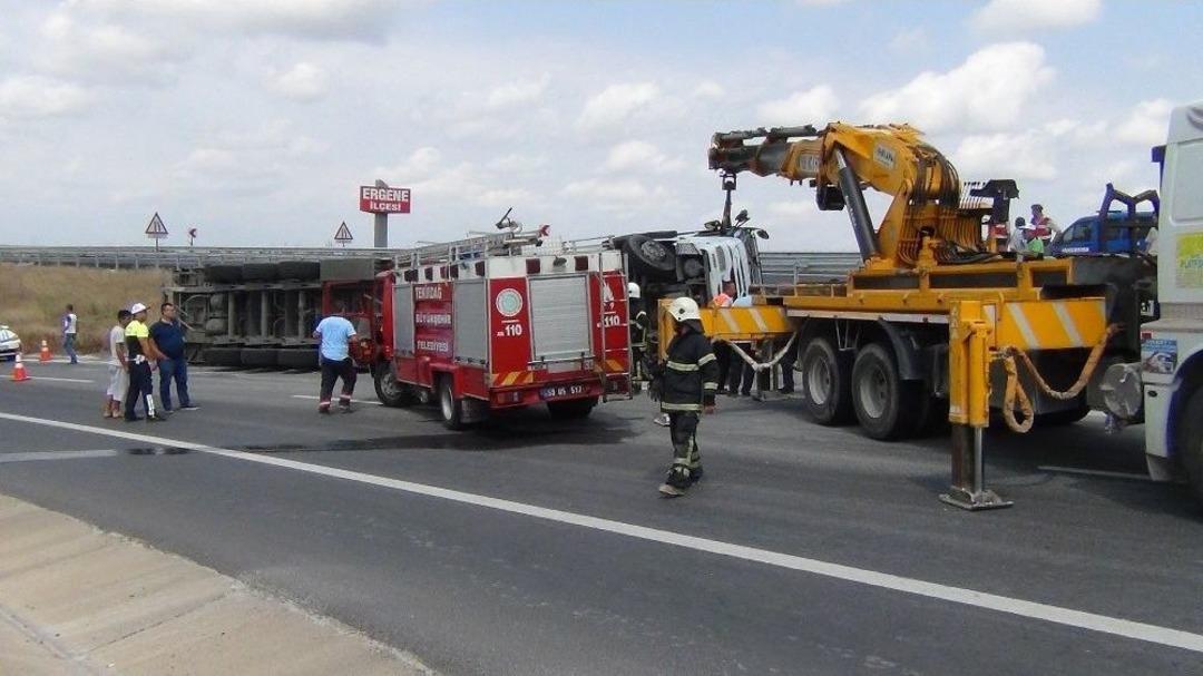 Devrilen Tırın Şof&ouml;r&uuml; &Ouml;ld&uuml;