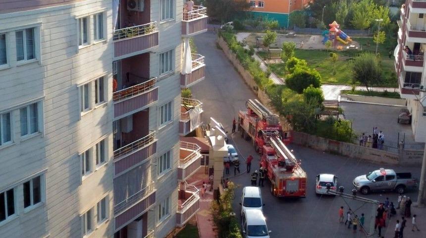 &Ccedil;ocukların Ateşle Oyunu Binayı Yakıyordu