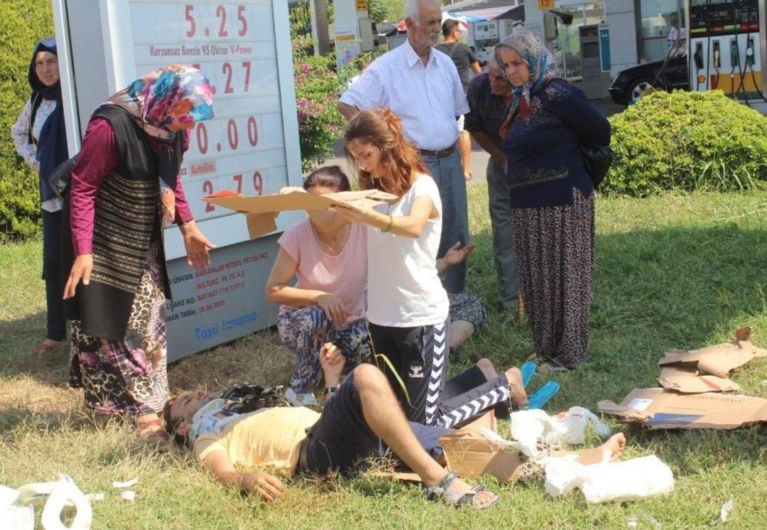 Antalya&rsquo;da Kontrolden &Ccedil;ıkan Otomobil Karşı Şeride Ge&ccedil;ti: 1 &Ouml;l&uuml;, 1&rsquo;i Ağır 3 Yaralı