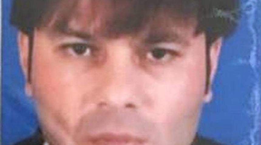 Apartman Boşluğunda &Ouml;l&uuml; Bulundu