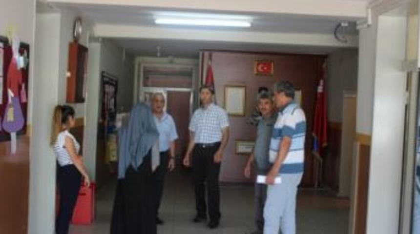 Milli Eğitim M&uuml;d&uuml;r&uuml; Aydoğdu, Okulları Geziyor