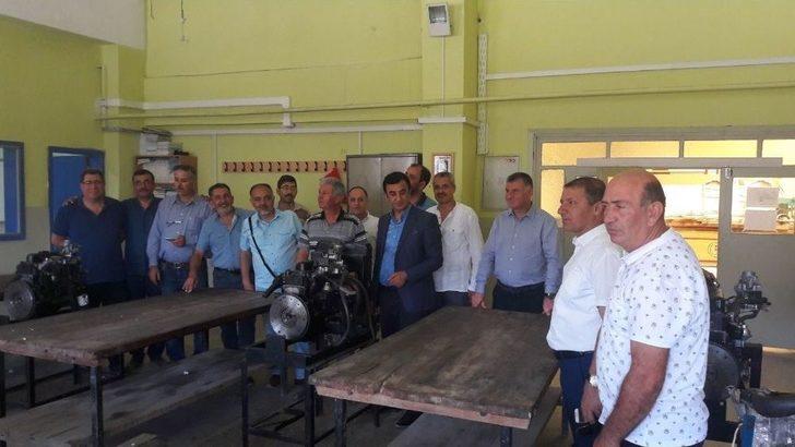 33 Yıl Aradan Sonra Aynı Sırada Yan Yana Oturdular G1