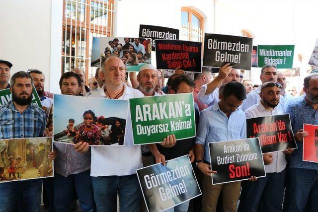 Arakan’daki Müslüman Katliamı Sakarya’da Protesto Edildi