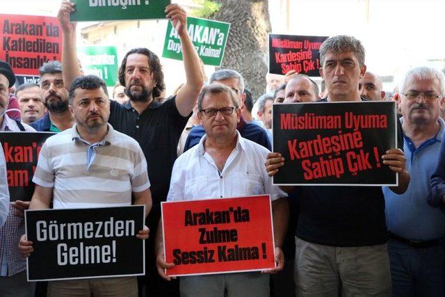 Arakan’daki Müslüman Katliamı Sakarya’da Protesto Edildi