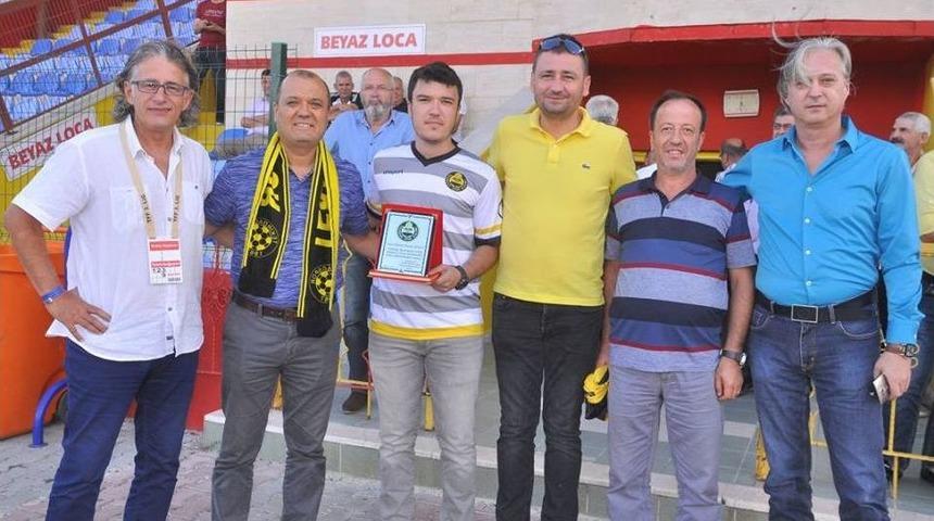 Tekirdağspor&rsquo;u Kurtaran Adama Plaket