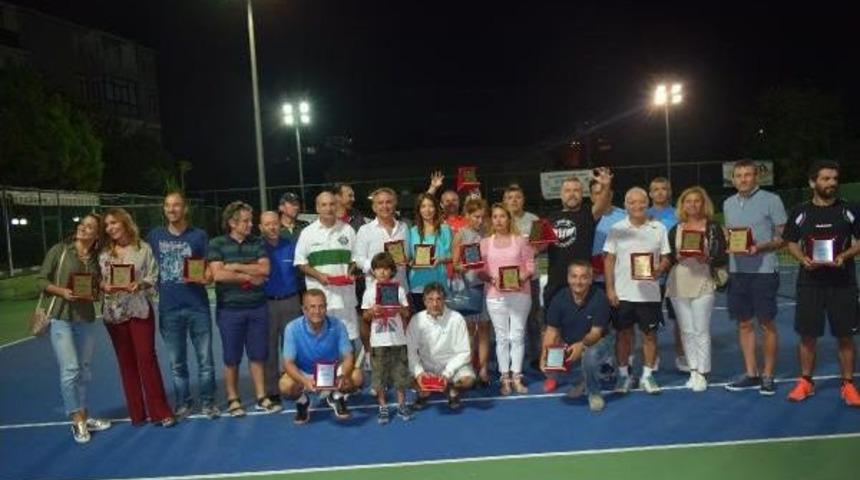 Niyazi Mete Tenis Turnuvası Tamamlandı