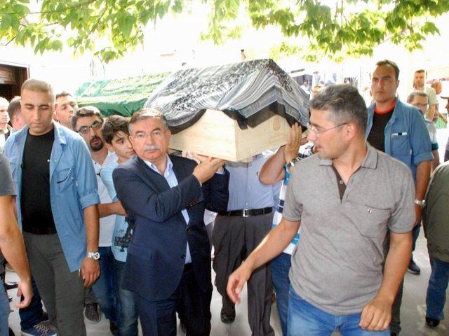 Bakan Yılmaz, Sivas’ta Ziyaretlerde Bulundu