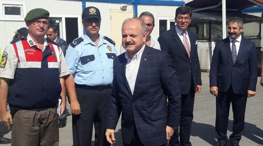 Vali &Ccedil;akacak Bayram Trafiği Konusunda S&uuml;r&uuml;c&uuml;leri Uyardı